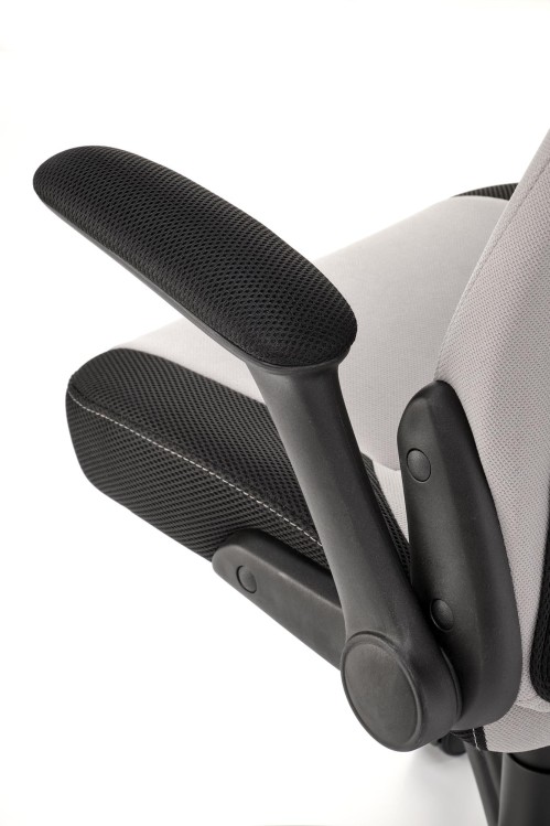 d24e4ea51b6d834cf743b9304d301a85